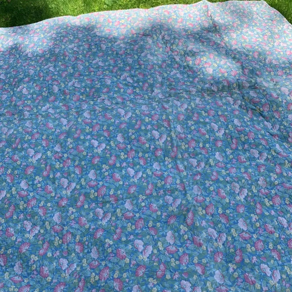 Vintage Floral Patchwork Quilt - Pink and Blue